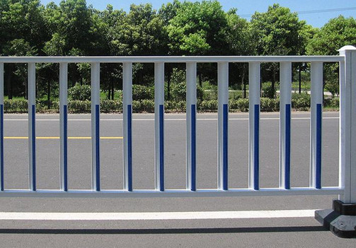 中央道路護欄 中央道路護欄